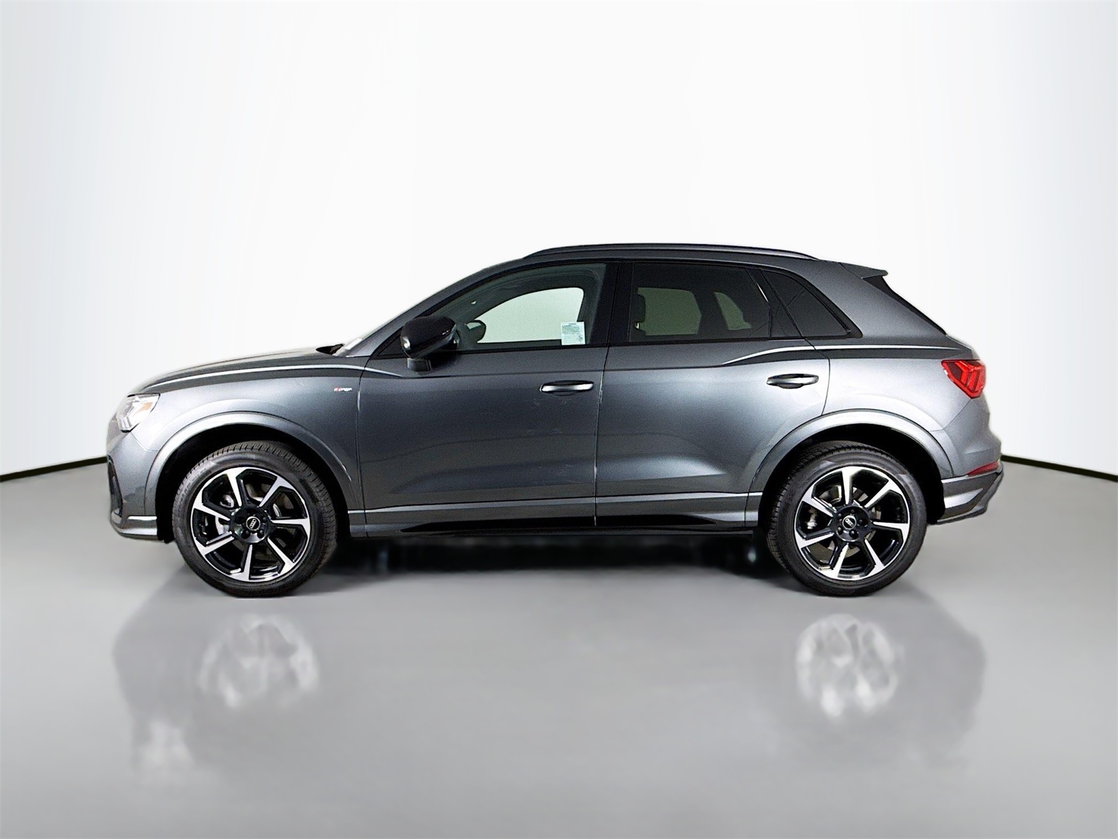 2025 Audi Q3 S line Premium Plus photo 4