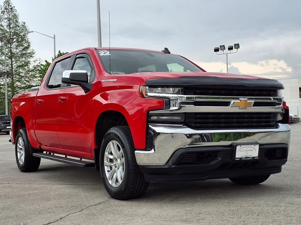 2022 Chevrolet Silverado 1500 LT photo 2