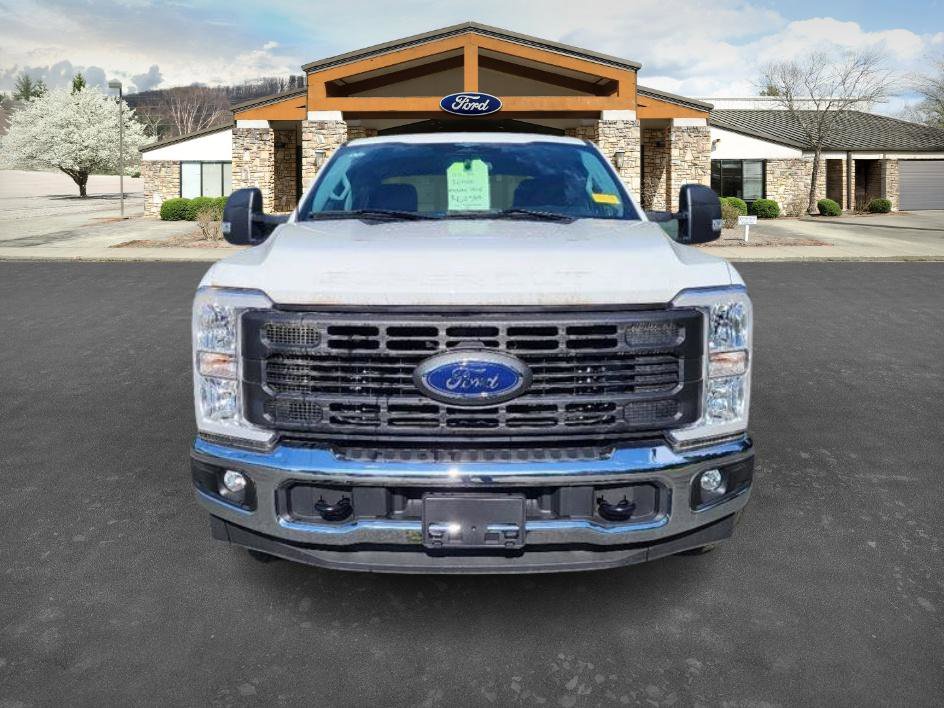 2023 Ford F-250 XL photo 2
