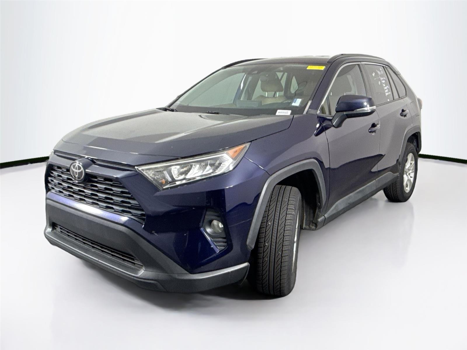 2020 Toyota RAV4 XLE photo 2