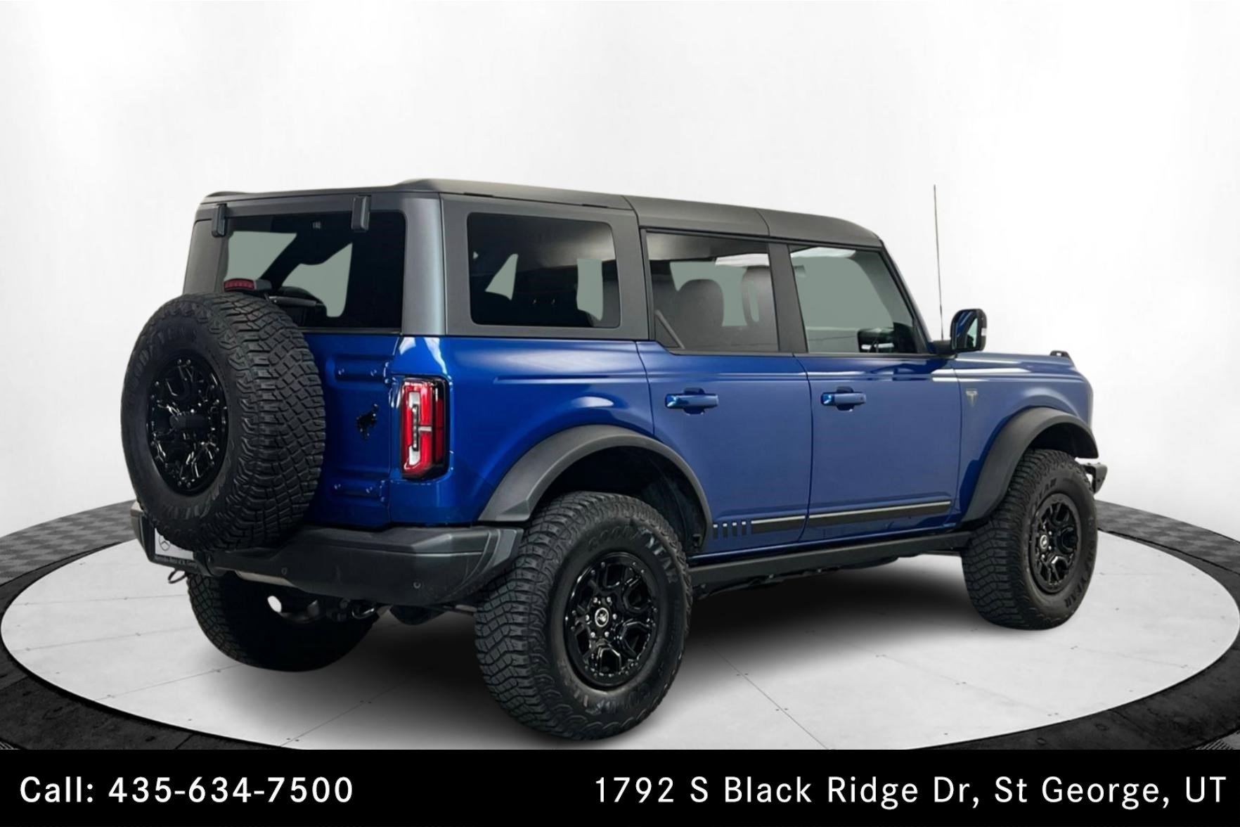 2021 Ford Bronco First Edition photo 3