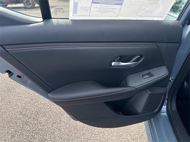 2025 Nissan Sentra SR photo 13