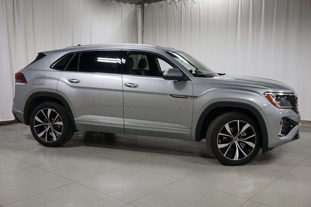 2025 Volkswagen Atlas Cross Sport SEL Premium R-Line photo 5