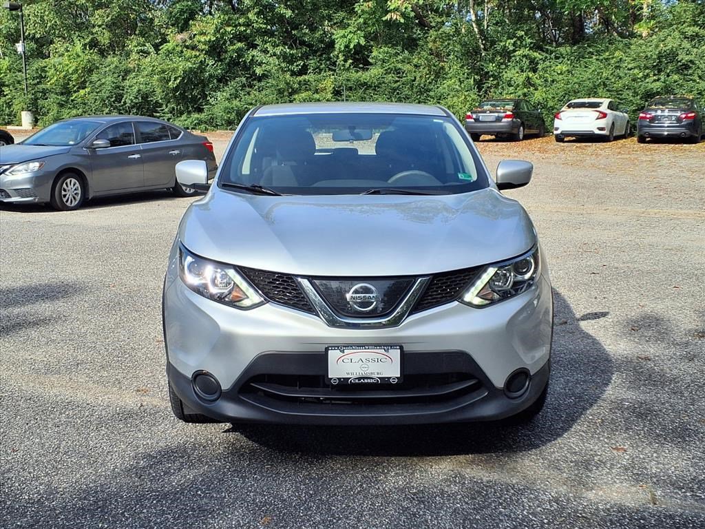 2019 Nissan Rogue Sport S photo 2