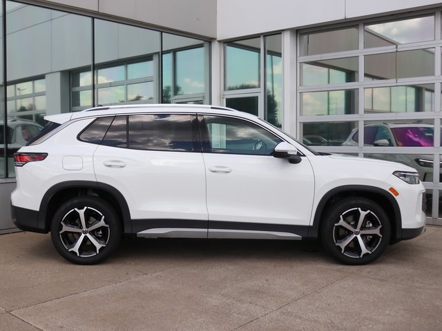 2025 Volkswagen Tiguan SE photo 3