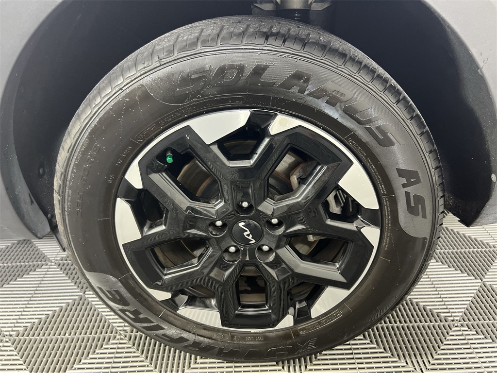 2024 Kia Sorento S photo 17