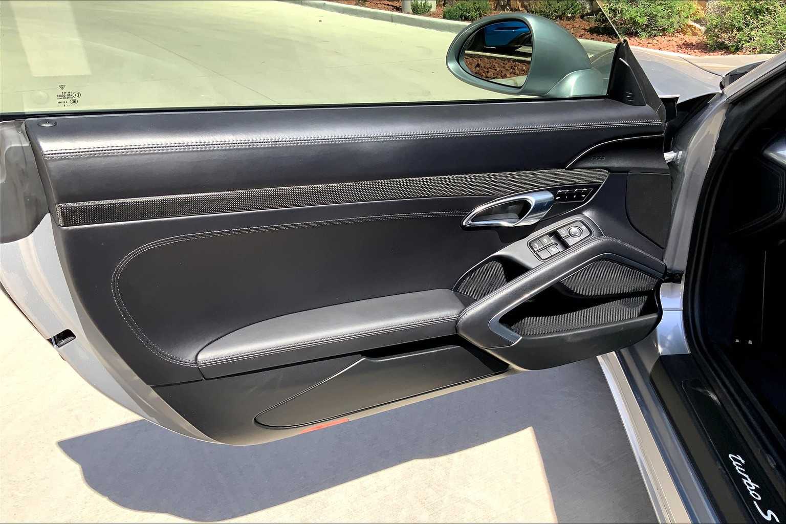 2019 Porsche 911 Turbo S photo 19