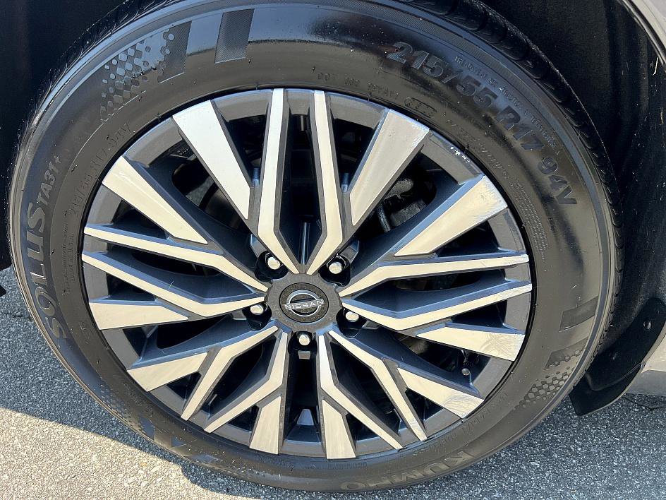 2024 Nissan Altima 2.5 SV photo 11