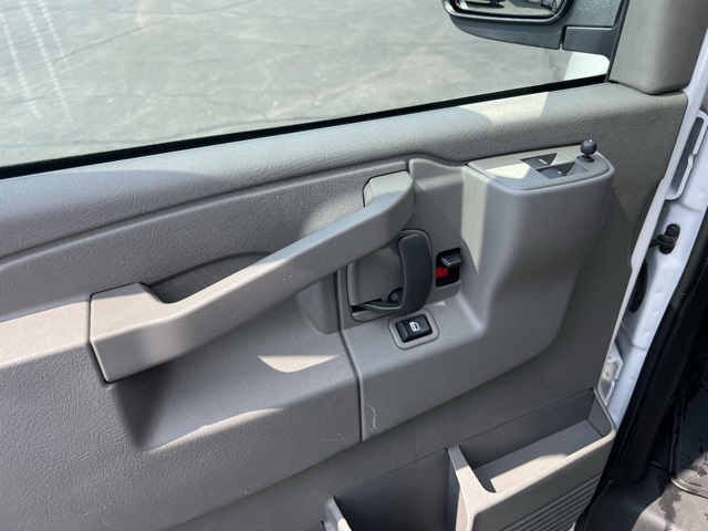 2023 Chevrolet Express 3500 LS photo 6