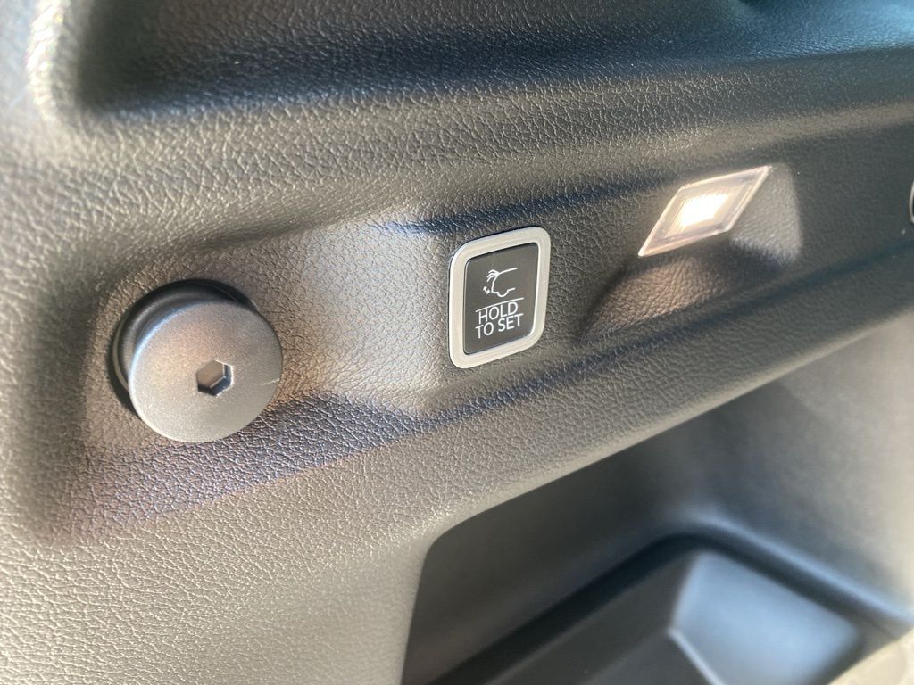 2025 Jeep Grand Cherokee Limited photo 10