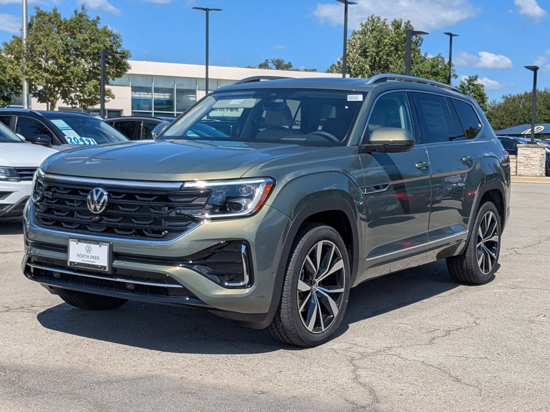 2026 Volkswagen Atlas SEL Premium R-Line photo 4