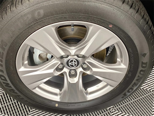 2023 Toyota RAV4 XLE photo 22