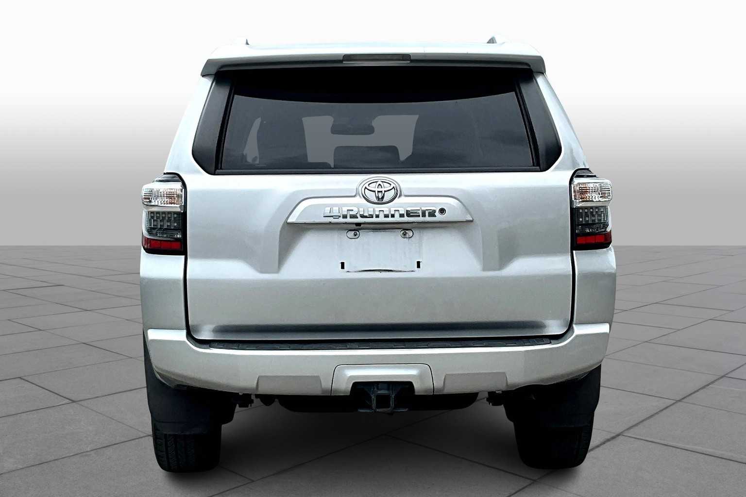 2014 Toyota 4Runner SR5 photo 4