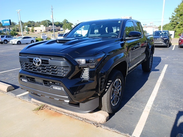 2024 Toyota Tacoma TRD Sport 4x4 photo 2