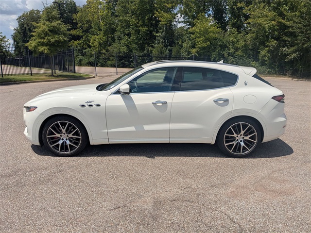 2022 Maserati Levante GT photo 2