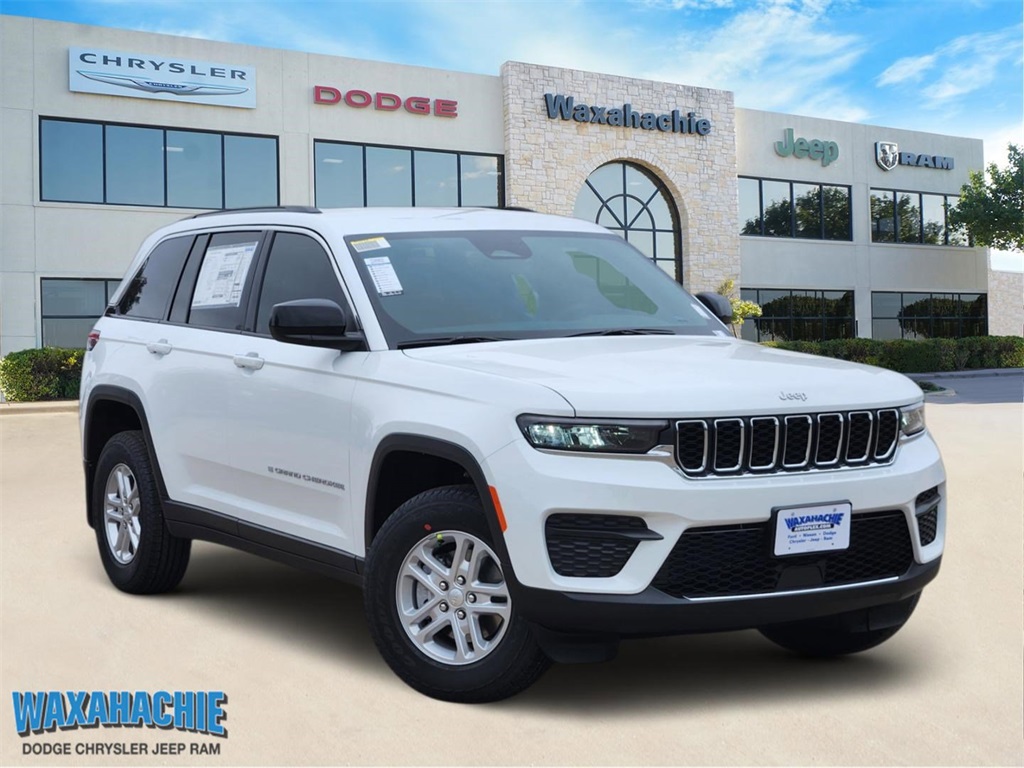 2025 Jeep Grand Cherokee Laredo's photo