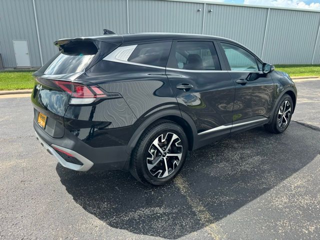 2023 Kia Sportage EX photo 3
