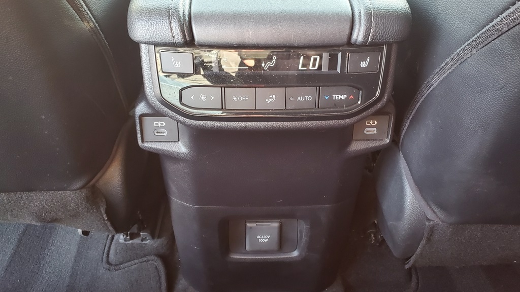 2024 Toyota Grand Highlander Limited photo 35