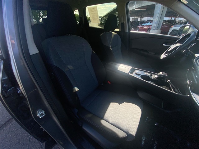 2023 Nissan Rogue SV photo 13