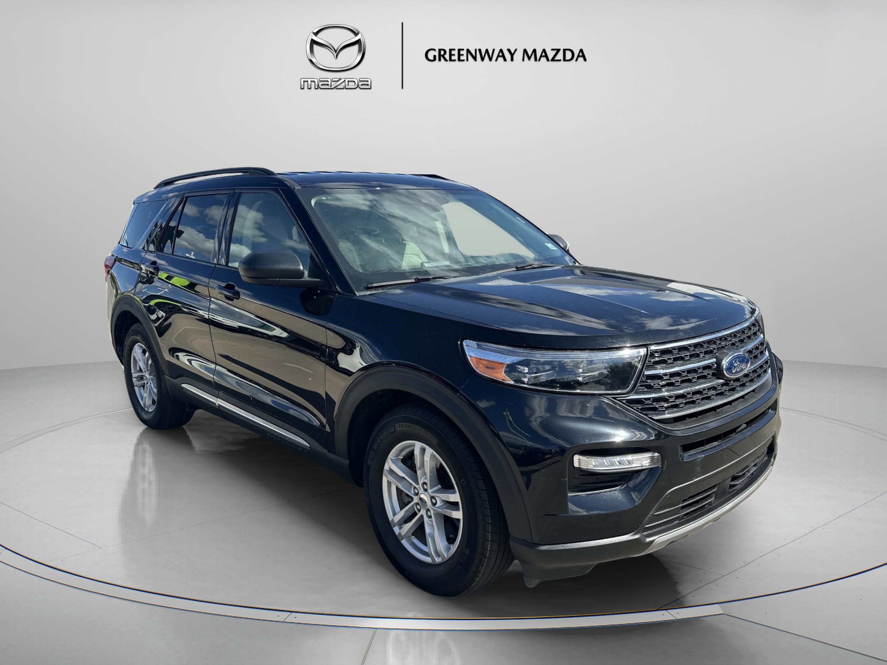 2023 Ford Explorer XLT's photo