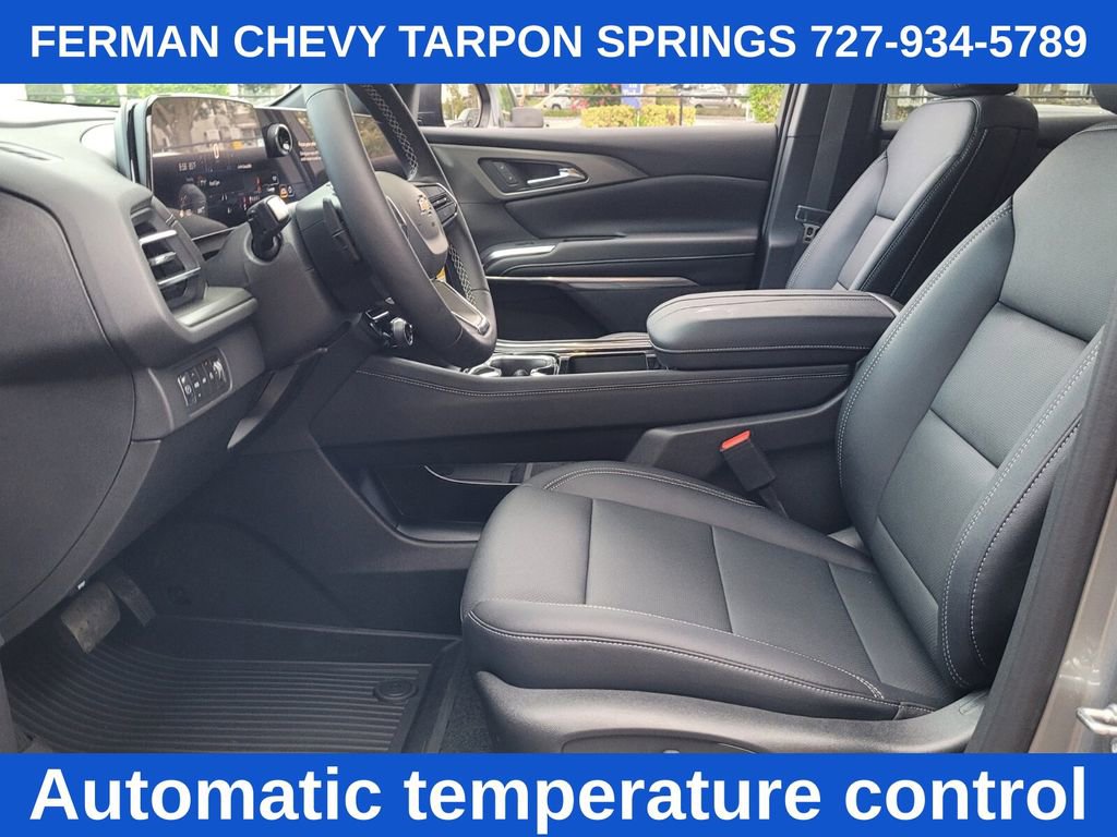 2025 Chevrolet Traverse photo 8
