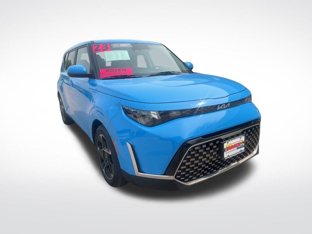 2023 Kia Soul EX photo 3