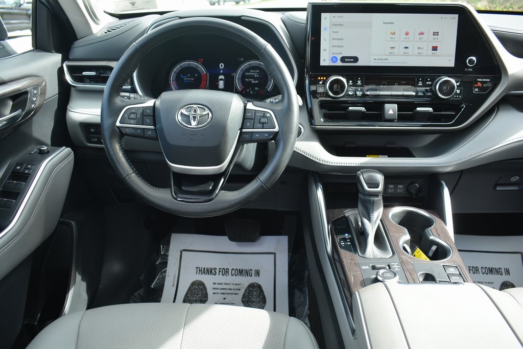 2023 Toyota Highlander Limited Platinum XLE XSE photo 3