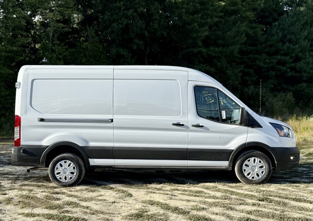 2025 Ford Transit photo 3