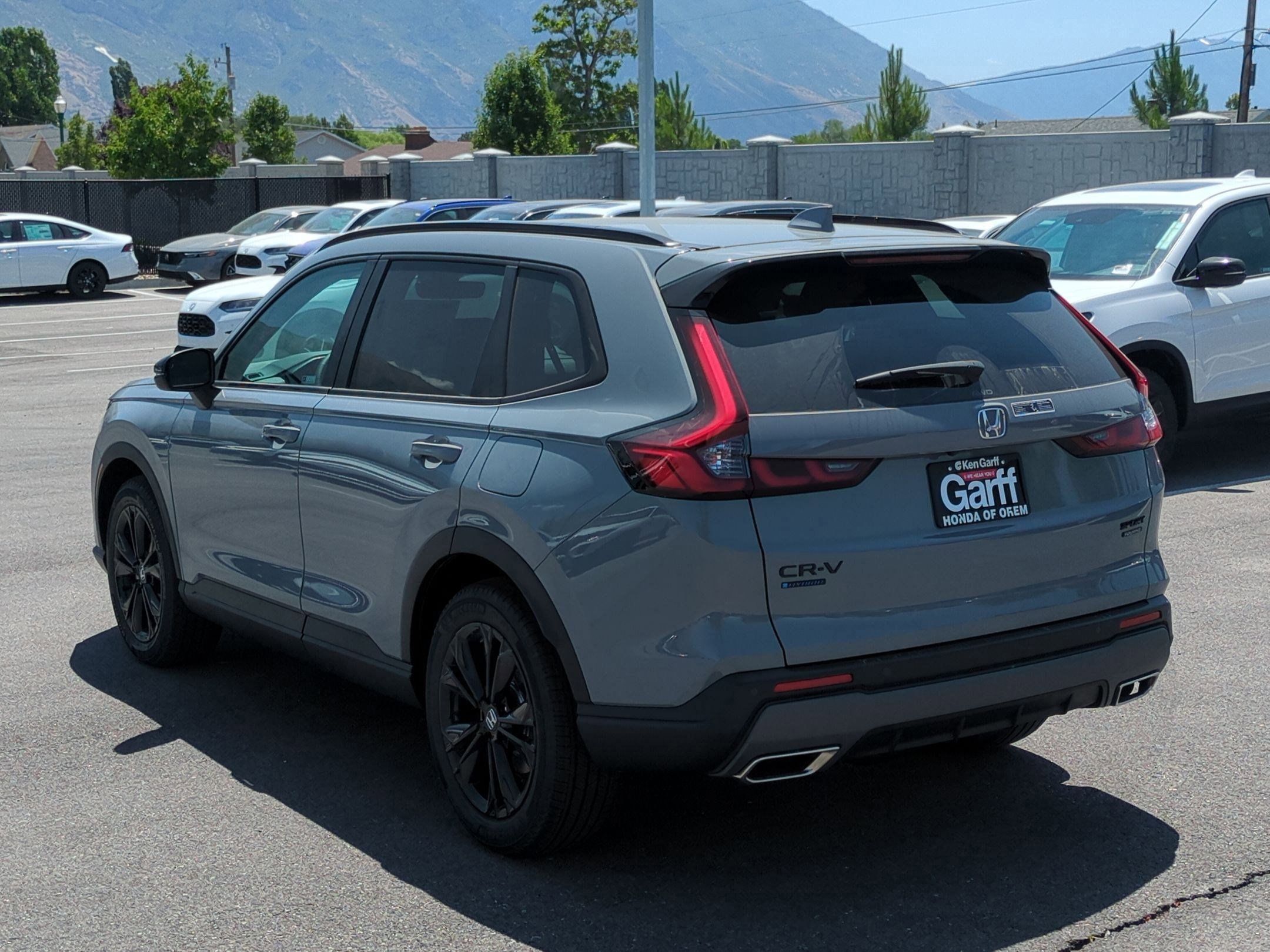 2026 Honda CR-V Hybrid Sport Touring photo 3