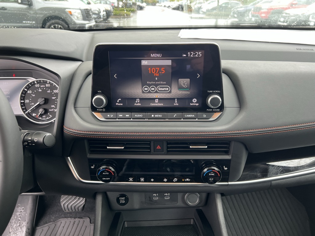 2025 Nissan Rogue SV photo 18
