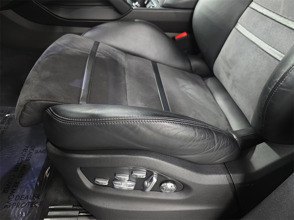 2021 Porsche Cayenne GTS photo 19