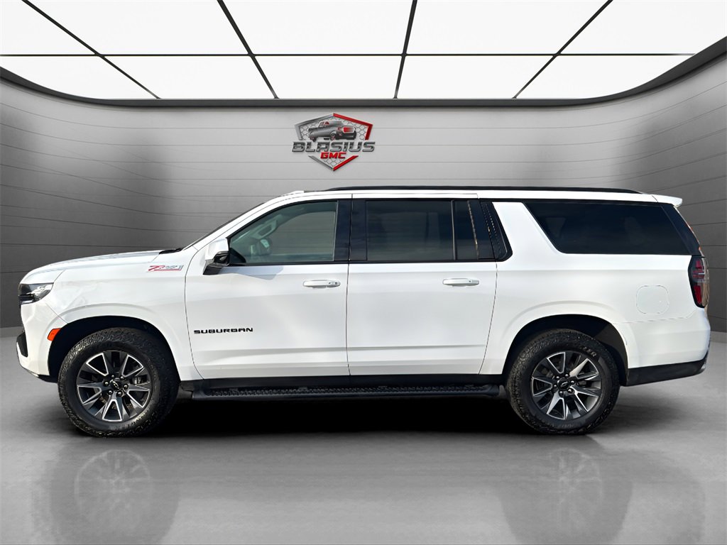 2023 Chevrolet Suburban Z71 photo 2