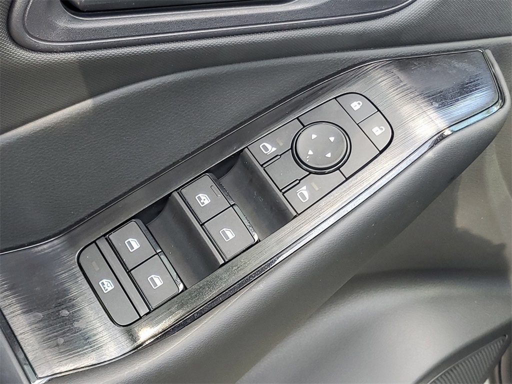 2025 Nissan Rogue S photo 17