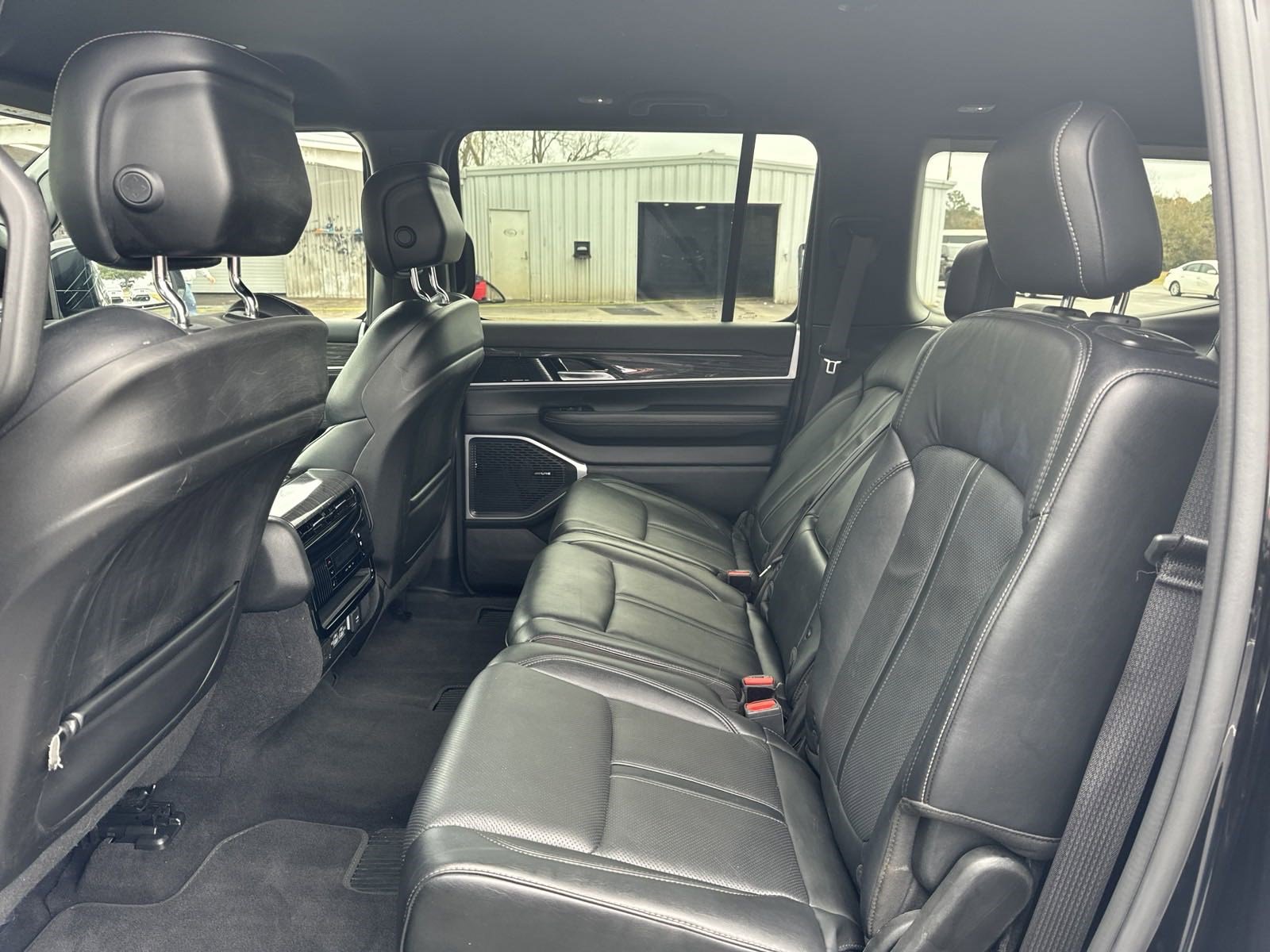 2022 Jeep Wagoneer Series III photo 21
