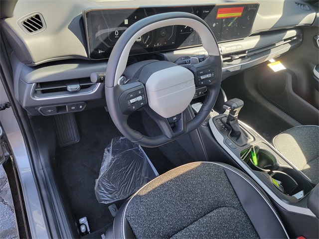 2025 Kia K4 GT-Line photo 10