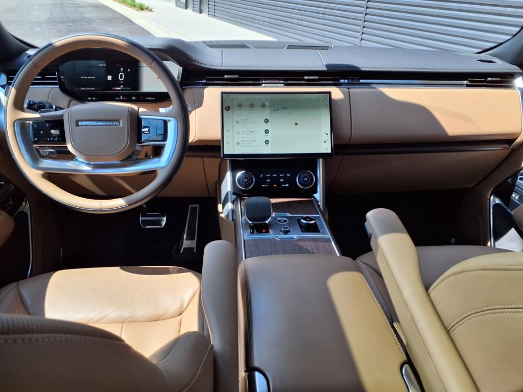 2023 Land Rover Range Rover SE photo 23