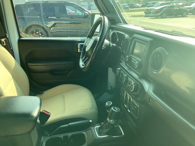2021 Jeep Gladiator Willys photo 19