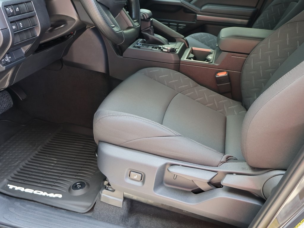 2025 Toyota Tacoma SR5 4x4 Double Cab photo 18