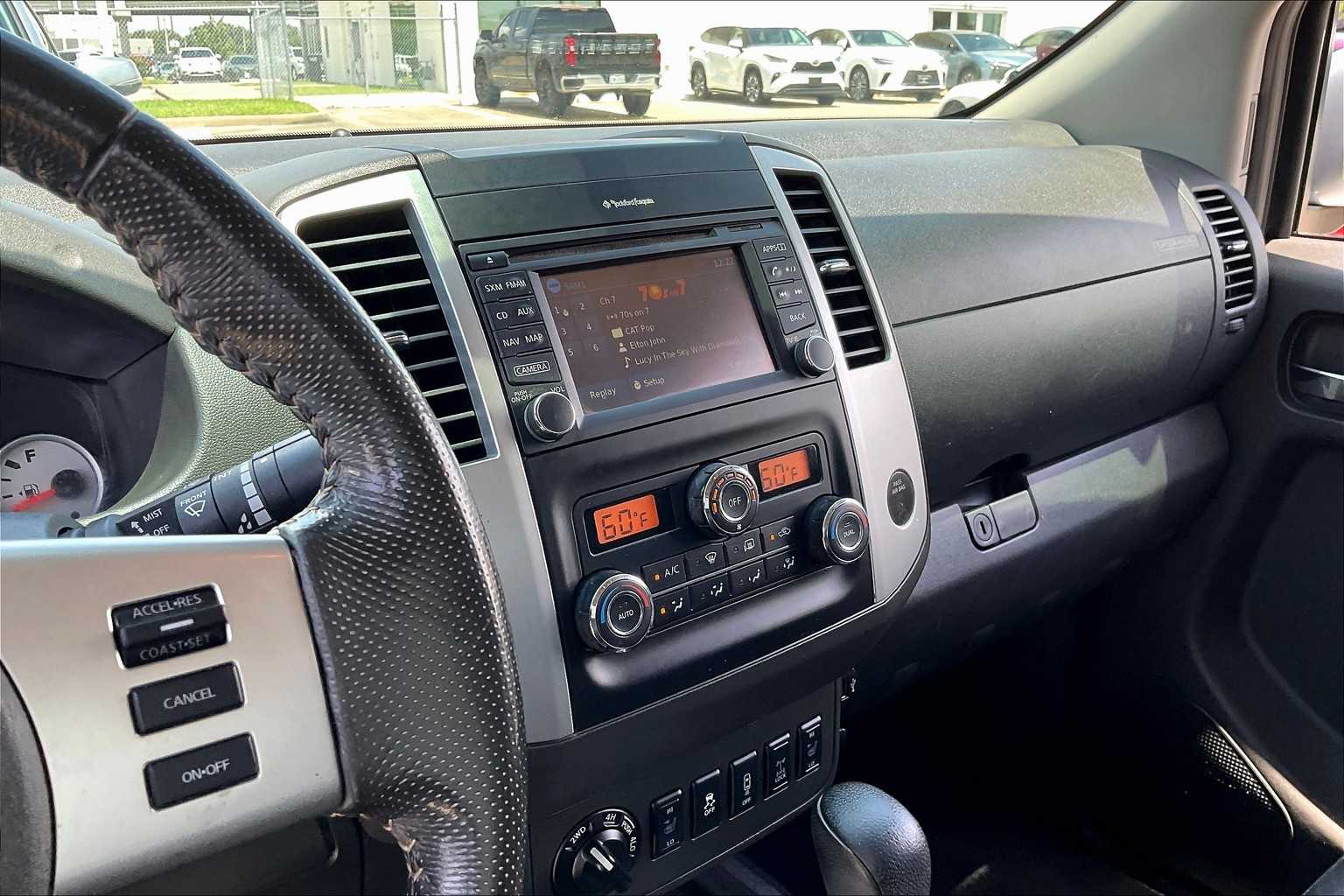 2021 Nissan Frontier PRO-4X photo 12