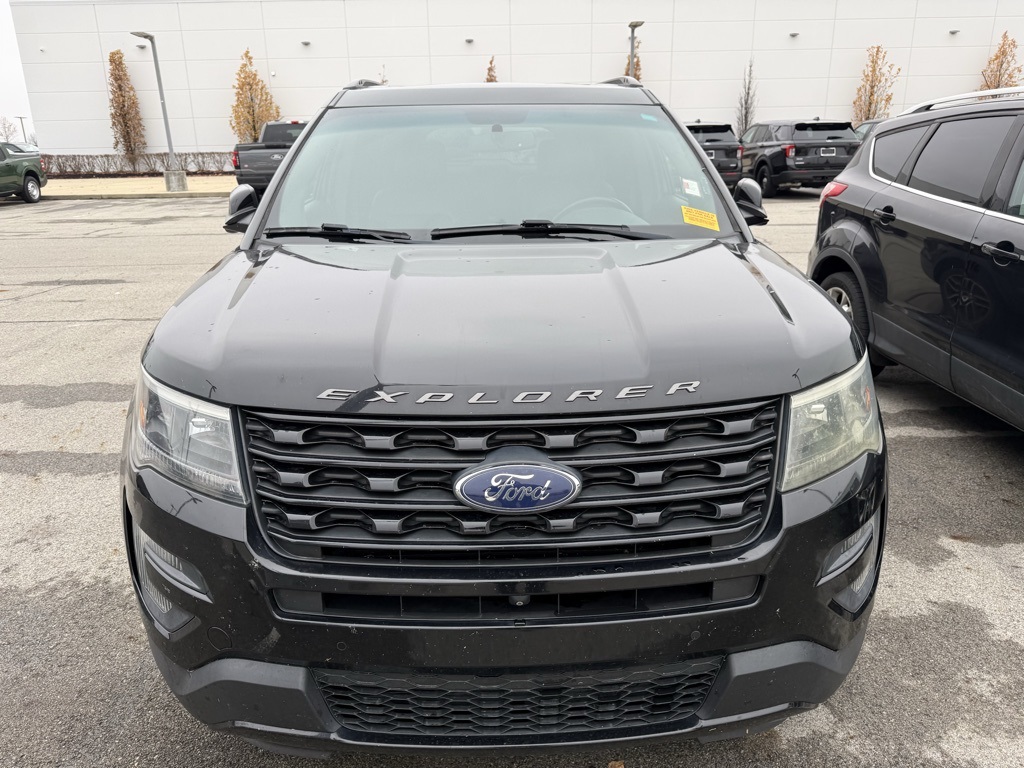 2016 Ford Explorer Sport photo 2