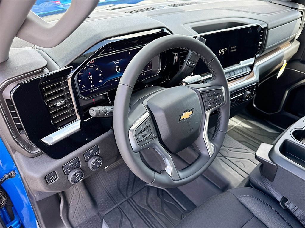2025 Chevrolet Silverado 1500 LT photo 6