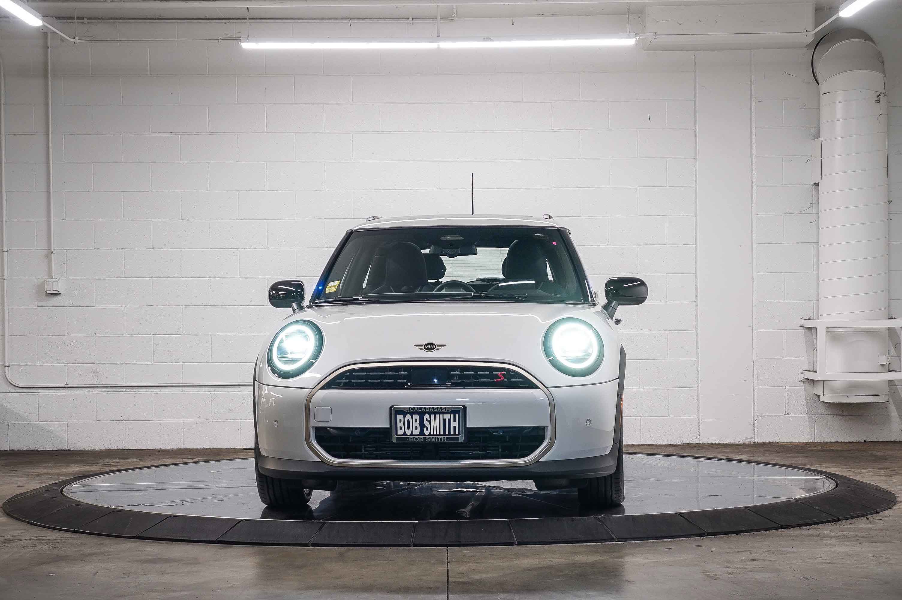2025 Mini Cooper 2 Door Hardtop S photo 2
