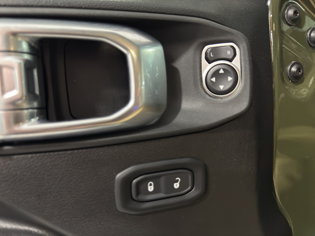 2023 Jeep Gladiator Sport S photo 19