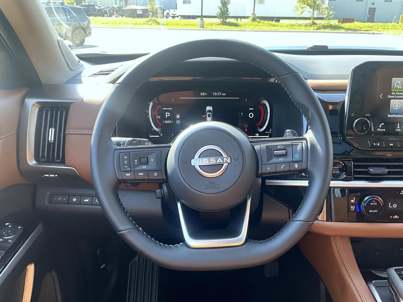 2025 Nissan Pathfinder Platinum photo 13