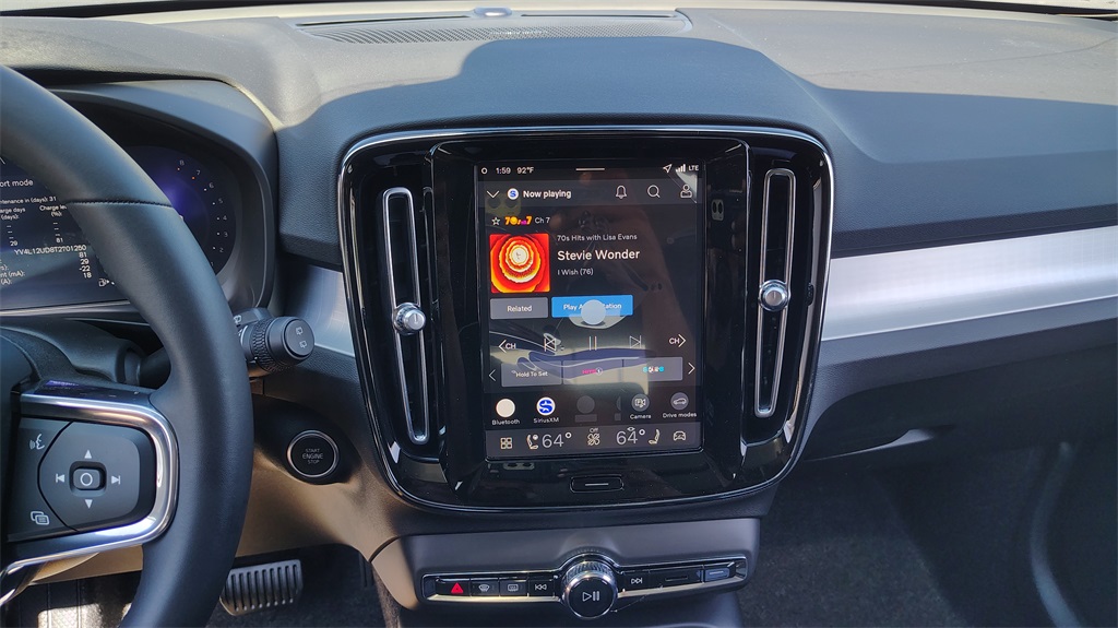 2026 Volvo XC40 photo 20