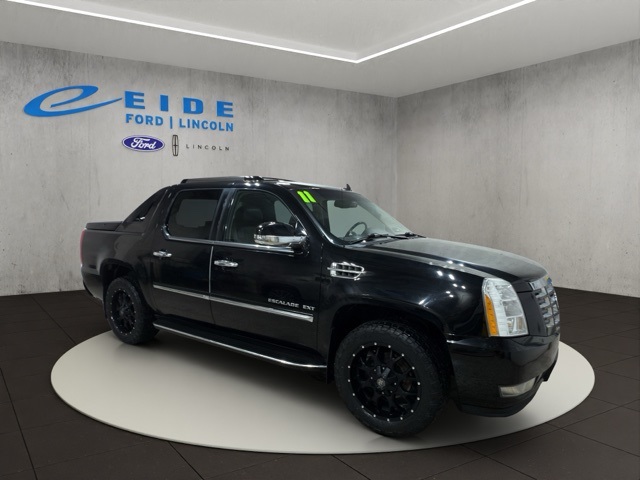 2011 Cadillac Escalade EXT Luxury's photo