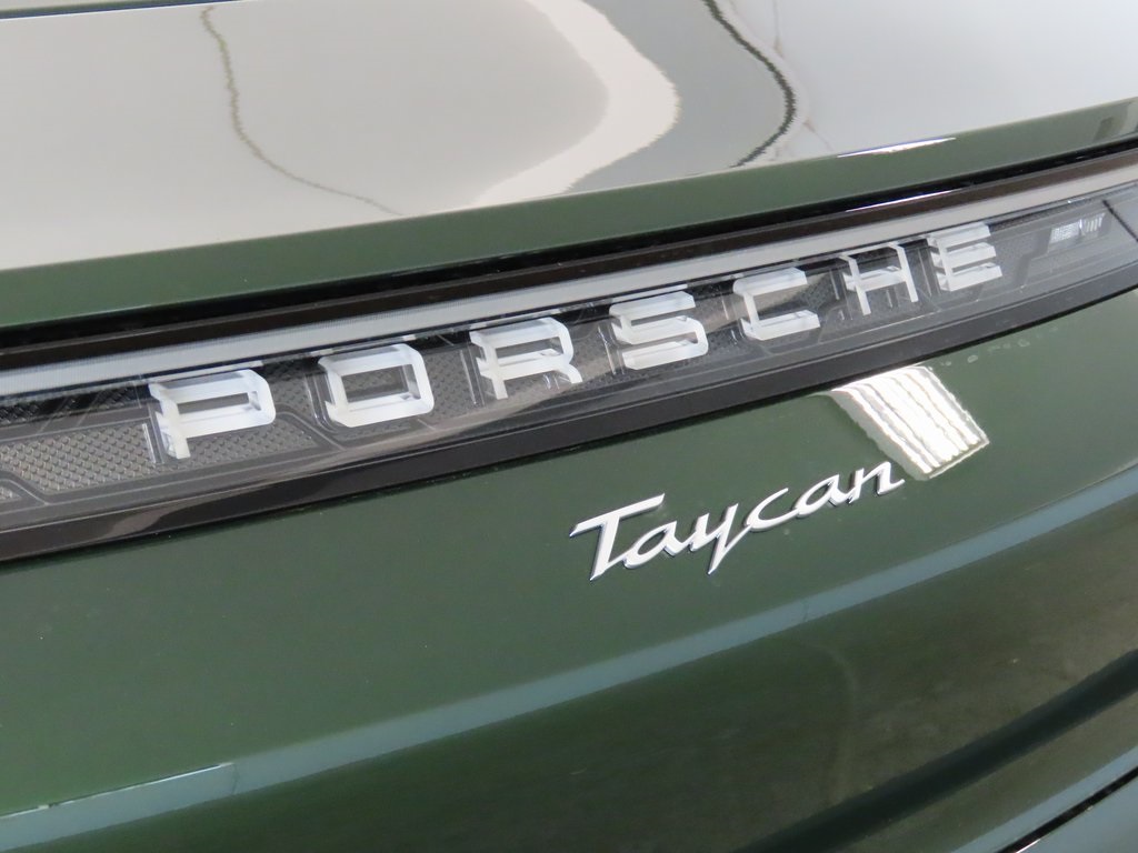 2025 Porsche Taycan 4S photo 4