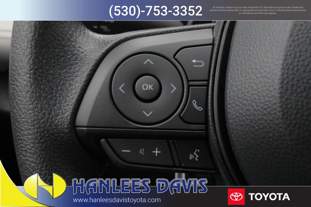 2025 Toyota RAV4 XLE photo 23