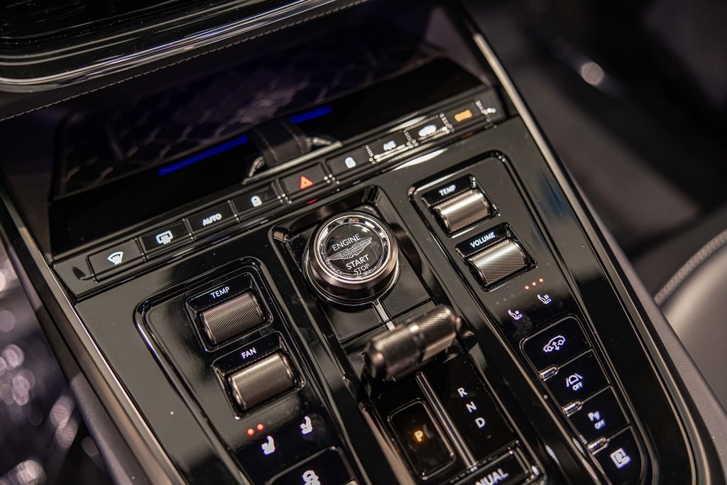 2025 ASTON MARTIN DBX - Image 30