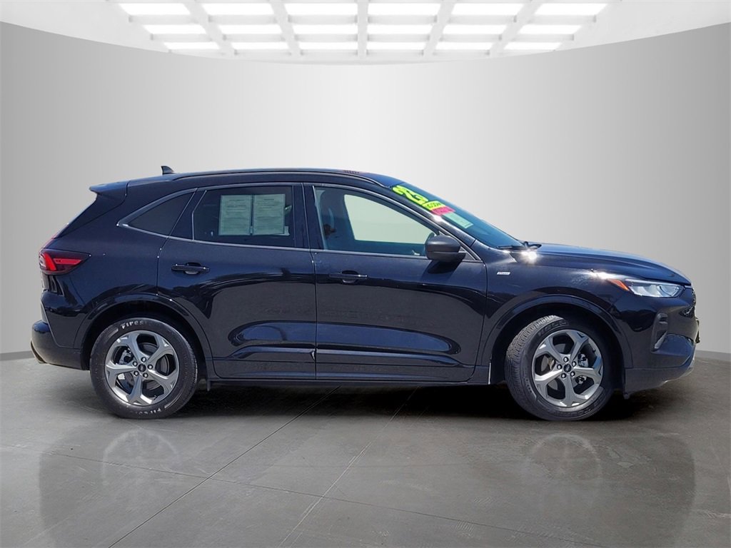 2023 Ford Escape ST-Line photo 3